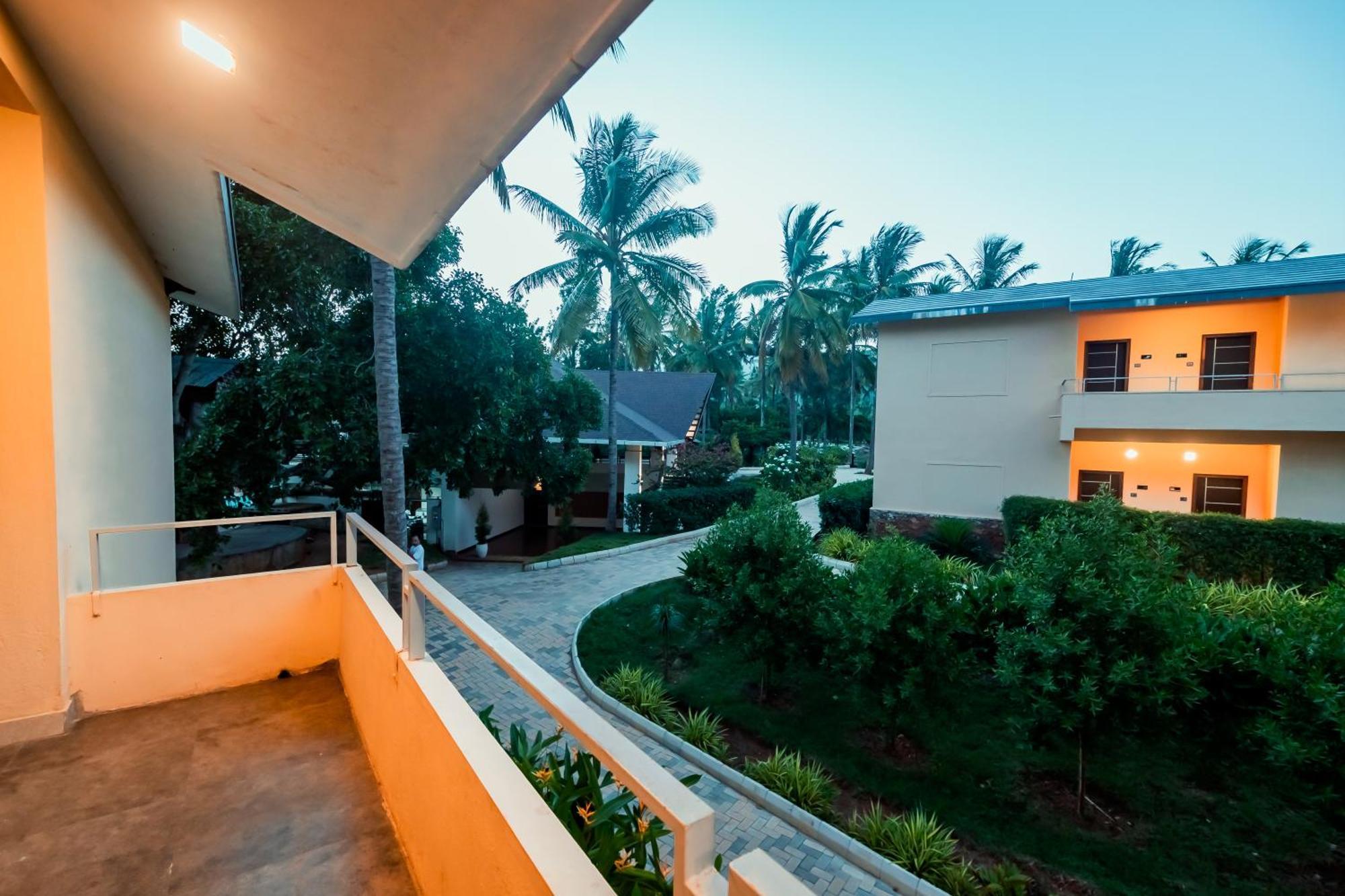 Commune18 Spa Resorts Chikmagalūr Buitenkant foto