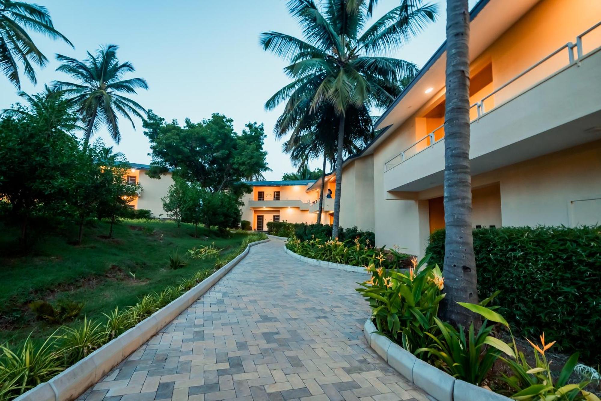 Commune18 Spa Resorts Chikmagalūr Buitenkant foto