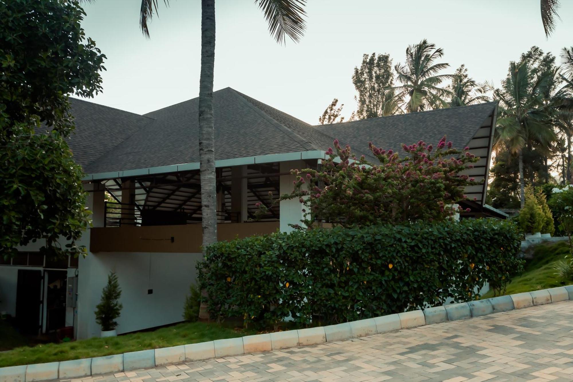 Commune18 Spa Resorts Chikmagalūr Buitenkant foto