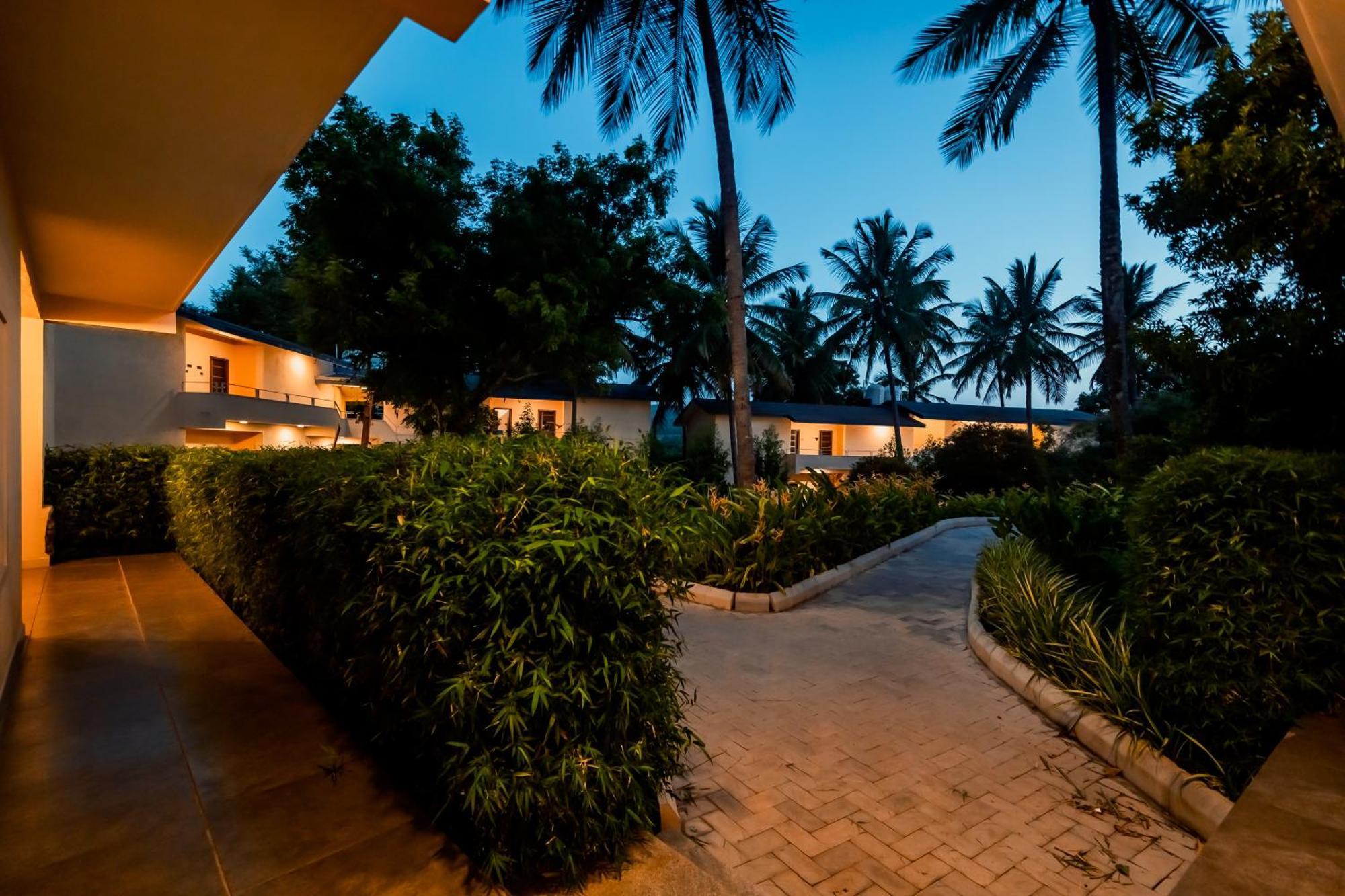 Commune18 Spa Resorts Chikmagalūr Buitenkant foto